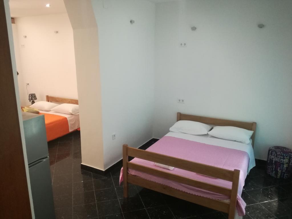 Apartments Feel Center ซาดาร์ ภายนอก รูปภาพ